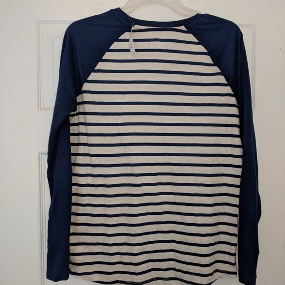 Everyday functional long sleeve T from Old Navy - Picture 2 of 4
